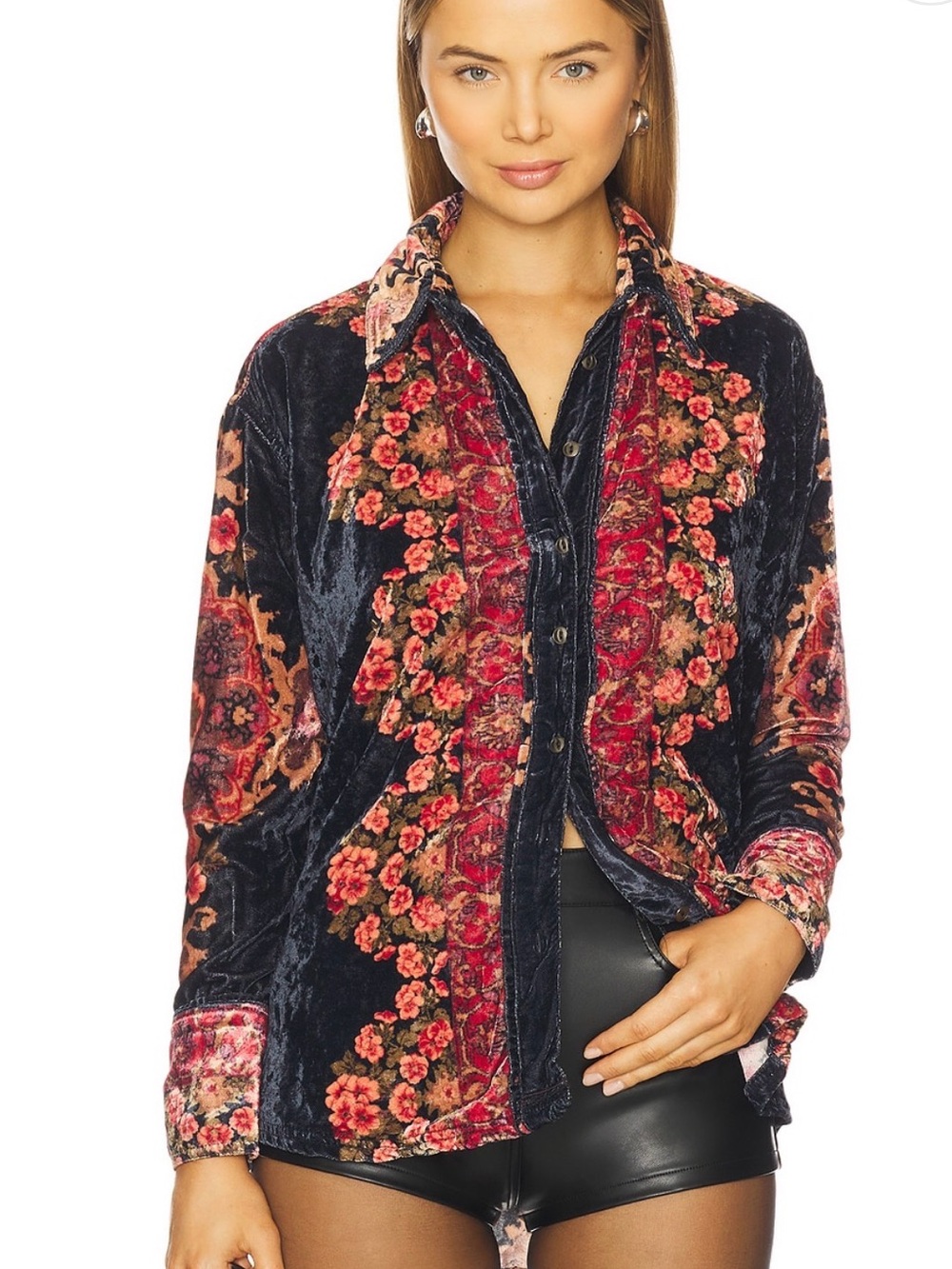 Free People We The Free Women’s One Night Velvet Front Button Top Size XS